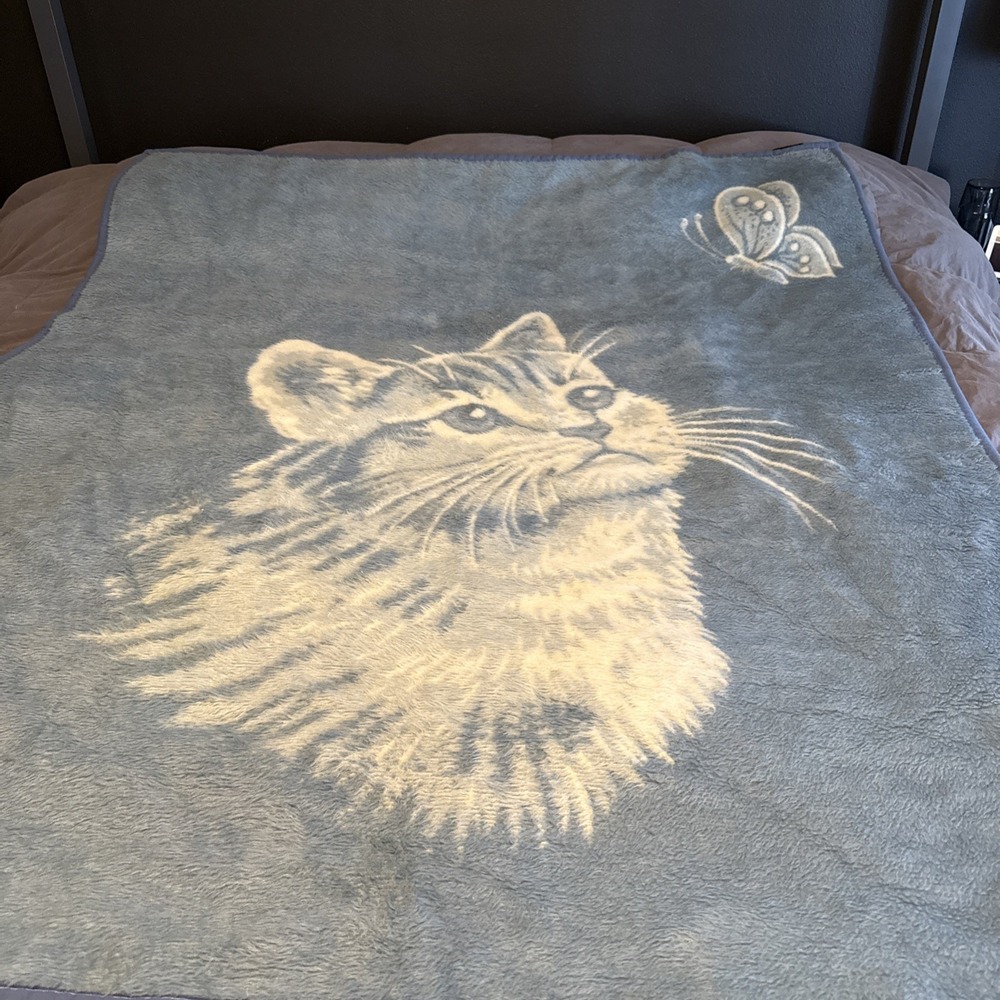Cannon Ibena Cat Kitten Blue Reversible Rare Vintage Heavy Large Throw Blanket